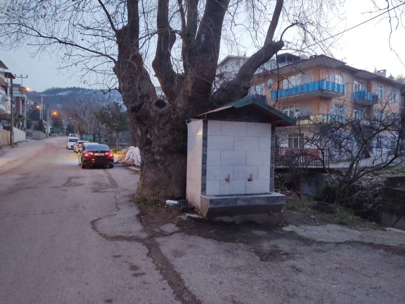 Yalı Caddesi’nin simgesi olan Çeşme yenilendi VATANDAŞLAR, ‘ÇOK GÜZEL OLDU’