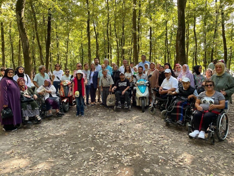 AK Parti 1300 Engelli Birey ve Ailesini Ormanya’ya götürdü BU MUTLULUK HERŞEYE BEDEL