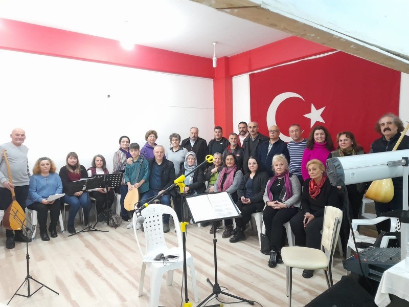 Gölcük Musiki Derneği Türk Halk Müziği Koro Çalışmaları yeniden başladı KOÜ GENEL SEKRETERİ EREN’DEN KOROYA TEBRİK