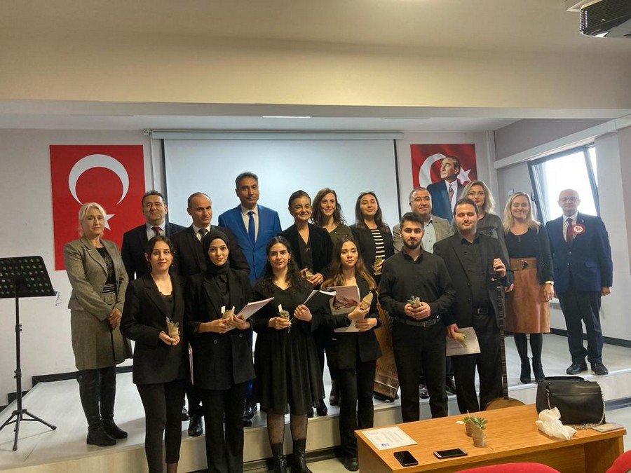 Gölcük Çakabey Anadolu Lisesi’nde Muhteşem Müzik Dinletisi BÜYÜK BEĞENİ TOPLADILAR