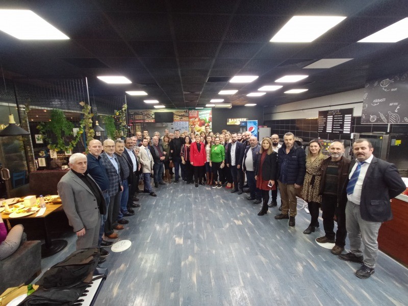 İYİ Parti İzmit İlçe Başkanlığı birlik ve beraberlik İçinde Yeni Yılı Kutladı