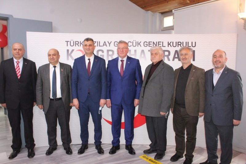 Kızılay Gölcük Şubesi Kongresi’ni yoğun katılımla gerçekleştirdi ORHAN BARIŞ YENİDEN BAŞKAN