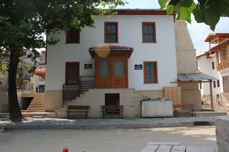 Değirmendere Yalı Camisinde ibadet sorunsuz devam ediyor