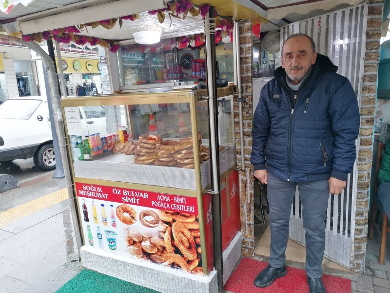 Gölcüklü Simitçiler  zamma karşı çıkıyor  SEVGİ, ‘2 LİRA OLURSA SATILMAZ’