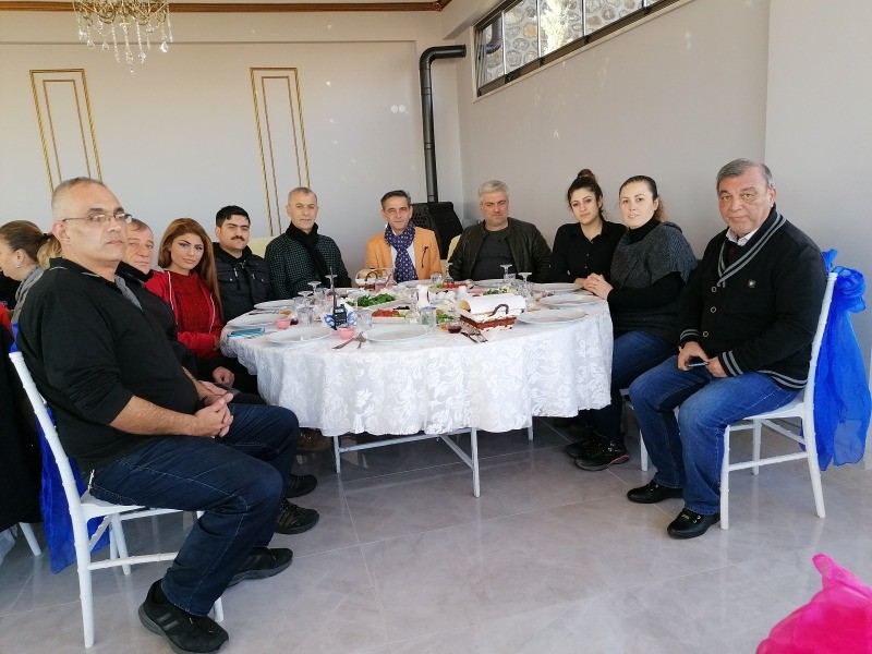 Türk Otağı Cafe’nin sahibi Osman Çelik’ten  GAZETECİLERE 10 OCAK JESTİ