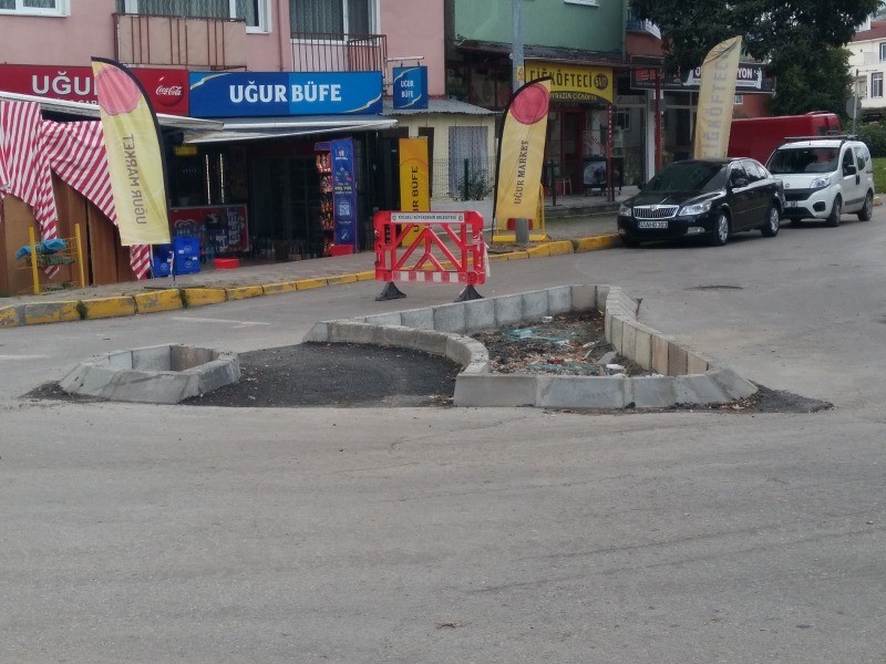 Büyükşehir o alana kavşak ve refüj yaptı SÜRÜCÜLER ÇALIŞMADAN MEMNUN