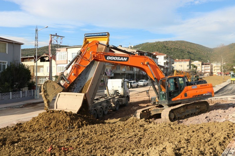 Körfez İlimtepe Kavşağında çevre düzenlemesi