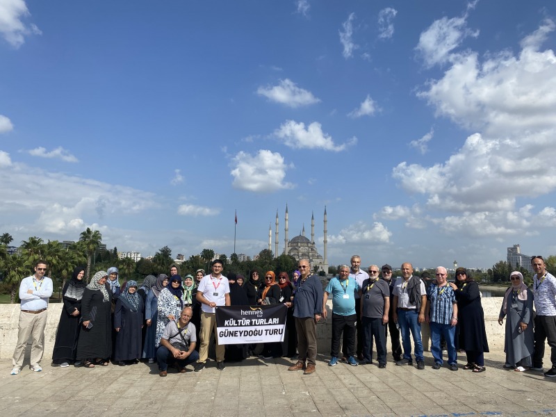 Mustafa Özsoy Gölcük’ten 46 kişiyi Güneydoğu gezisine gönderdi