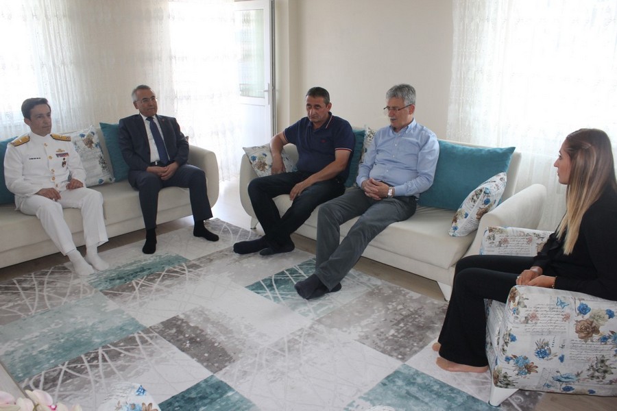 Gazi ve Şehit Aileleri Ziyaret Edildi
