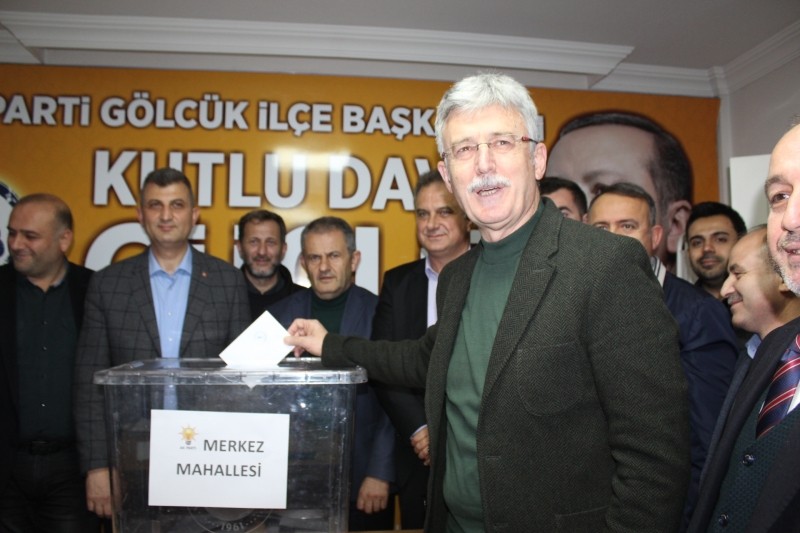 AK Parti Gölcük’te delege seçimleri yapıldı 22 BİN 500 ÜYE 400 DELEGE BELİRLEDİ