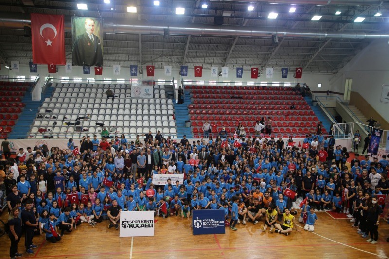Büyükşehir’in yaz spor okulları açıldı