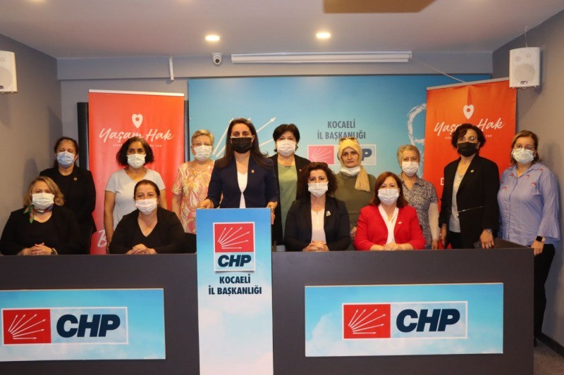CHP İl Kadın Kolları Başkanı Songül Kaya; “İSTANBUL SÖZLEŞMESİ’NDEN DEĞİL, ÖNÜMÜZDEN ÇEKİLİN”