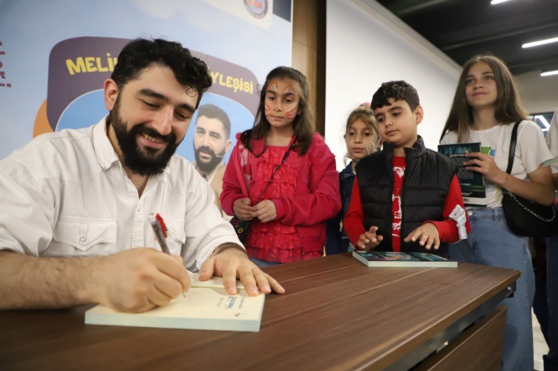Büyükşehir, Yazar Tuğtağ’ı 23 Nisan’da çocuklarla buluşturdu