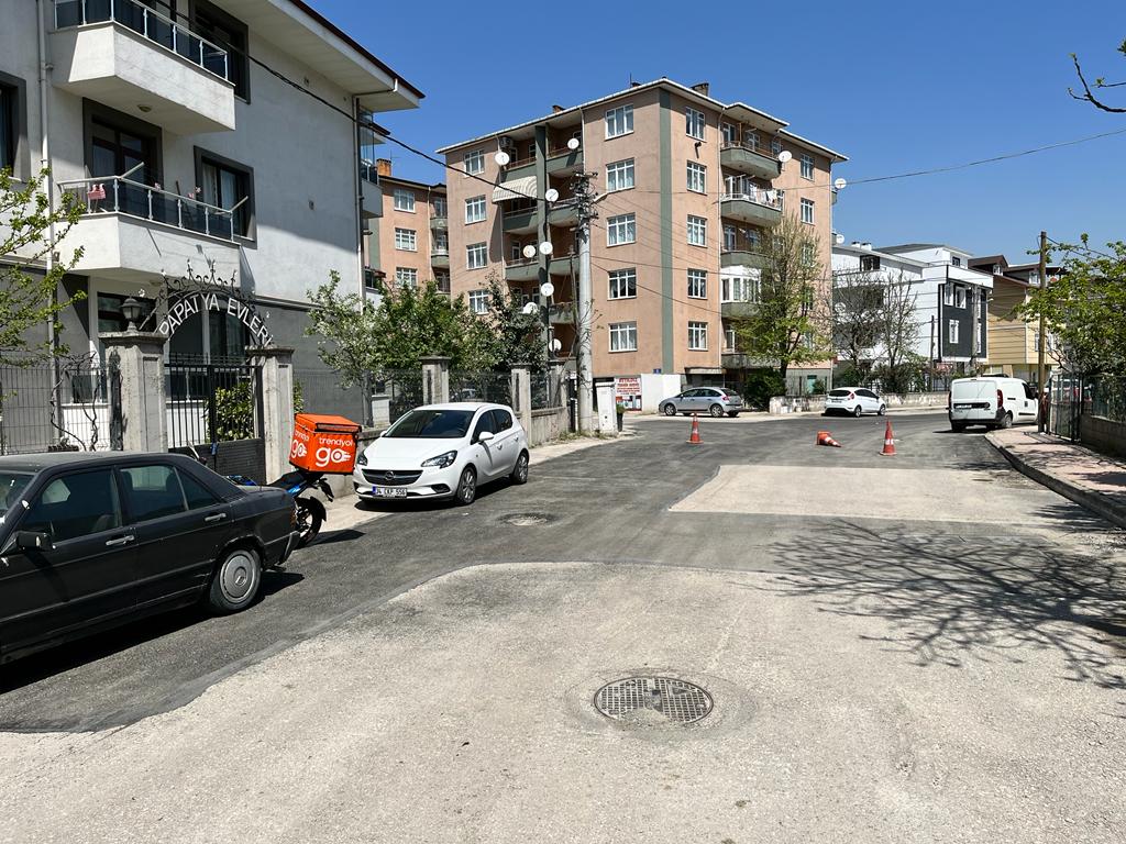 Gölcük’te altyapısı tamamlanan yerlerin ÜSTYAPISI YAPILIYOR