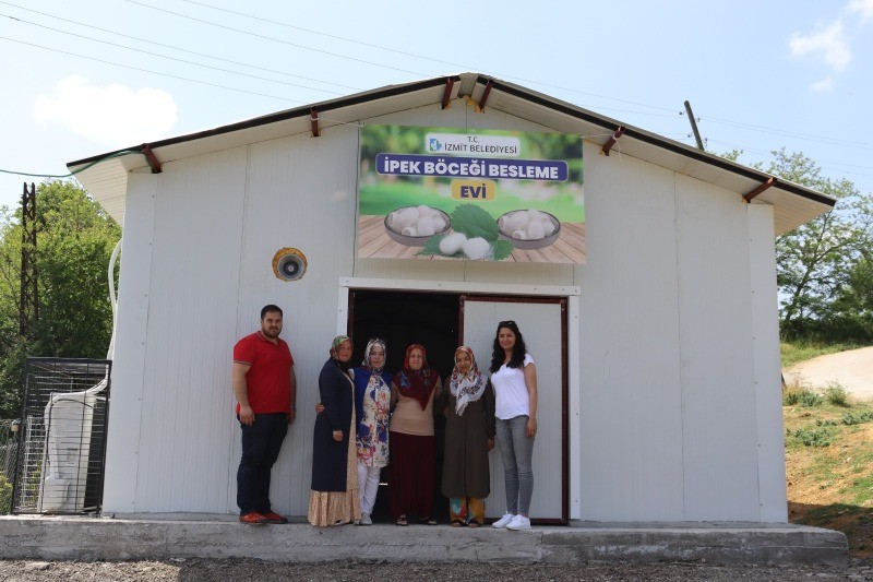 İzmit Belediyesinin İpek Böceği Evi’nde ÇALIŞMALAR ARALIKSIZ DEVAM EDİYOR