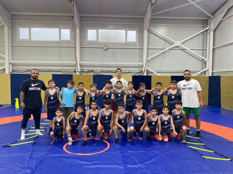 İzmit Belediyespor Güreş Okulu’na KAYITLAR DEVAM EDİYOR