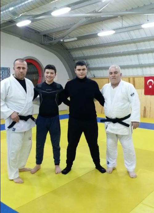 Gölcük Belediyespor Kulübü Judo Takımı 2 Sporcusu önemli şampiyona öncesi  YARI FİNALLERE KATILMA HAKKI KAZANDI