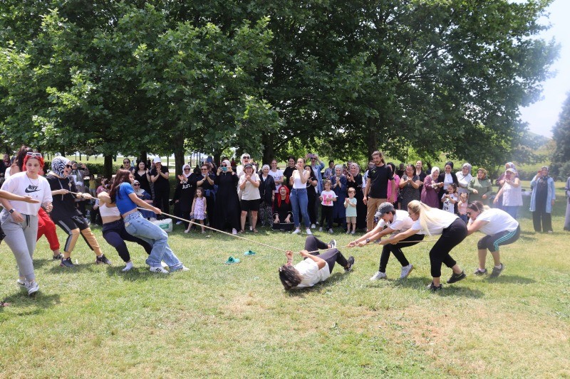 İzmit Belediyesi Spor ve Piknik etkinliği düzenledi KADINLAR YAZA ‘MERHABA’ DEDİ