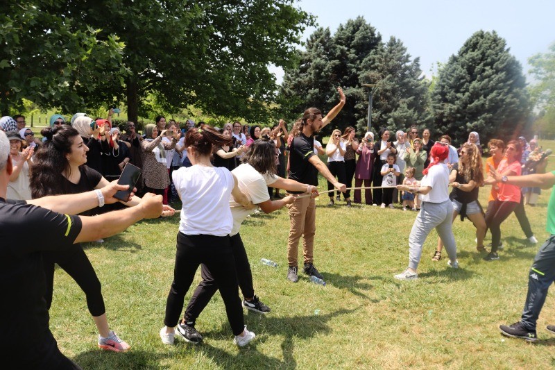 İzmit Belediyesi Spor ve Piknik etkinliği düzenledi KADINLAR YAZA ‘MERHABA’ DEDİ