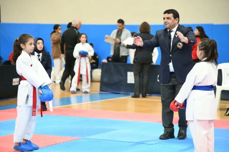 Başiskeleli Karateciler Yine Madalyaları Topladılar