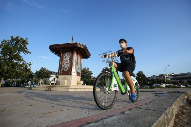 KOBİS Bisikletlerine zarar veren şahıs Büyükşehir tarafından ifşa edildi