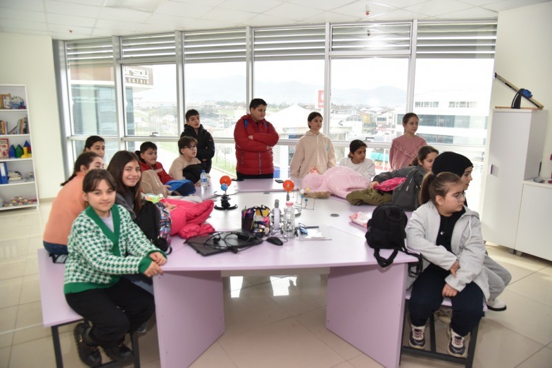 “ÖNEM” GENÇLERİNDEN KARTEPE GENÇ AKADEMİ’YE ZİYARET