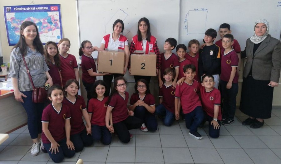 Saraylı İlkokulu öğrencileri büyüklerine örnek oldu  YARDIM KOLİLERİ KIZILAY’A TESLİM EDİLDİ
