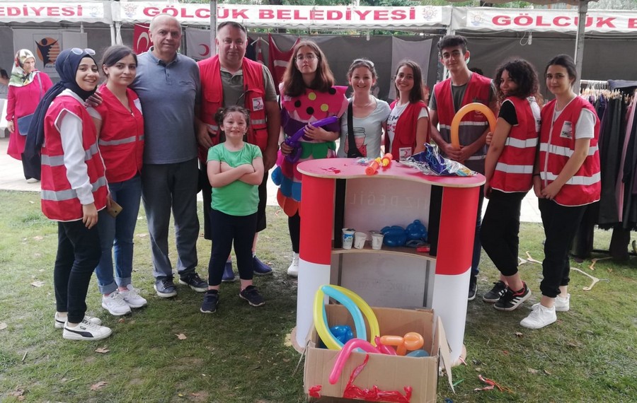 Kızılay Gölcük Şubesi, Bahar Şenlikleri’nde stant açtı