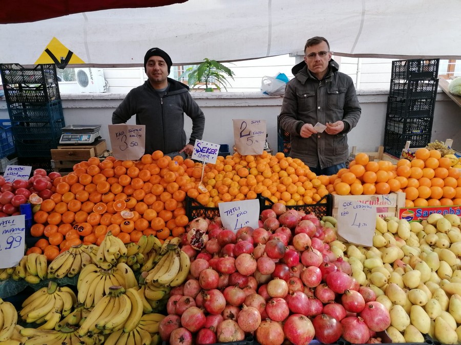 Çarşamba Pazarı’na bu hafta da ilgi yoğundu ISPANAĞA İLGİ ARTTI
