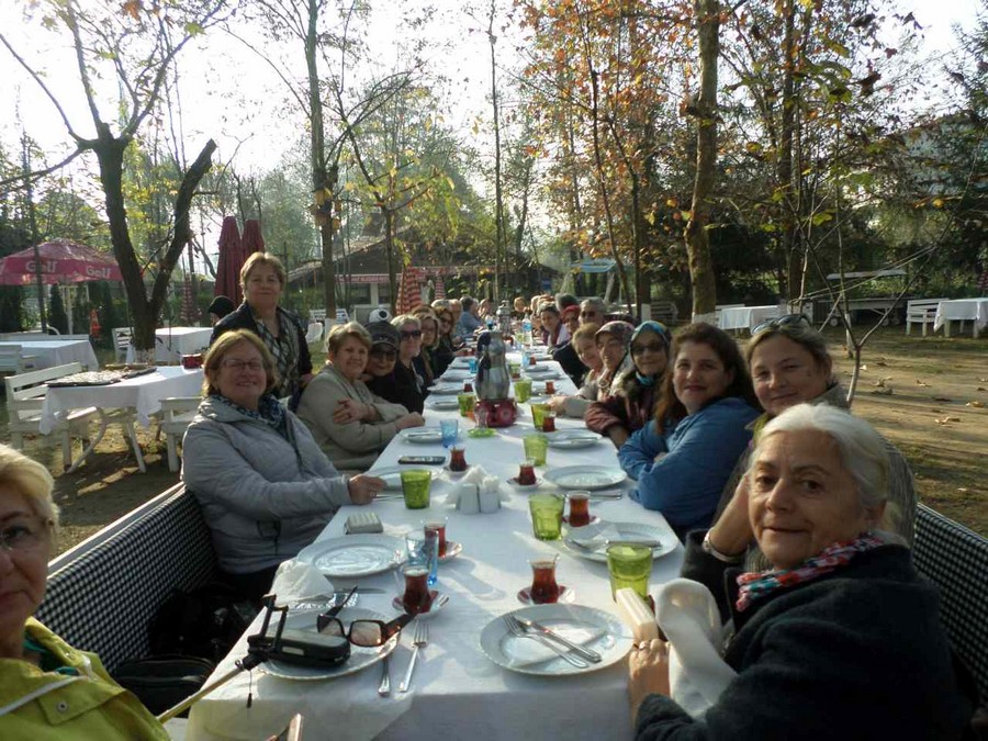 Huzurevi Yaşatma ve Destekleme Derneği’nden örnek etkinlik  HUZUREVİ SAKİNLERİ İÇİN BİR ARAYA GELDİLER