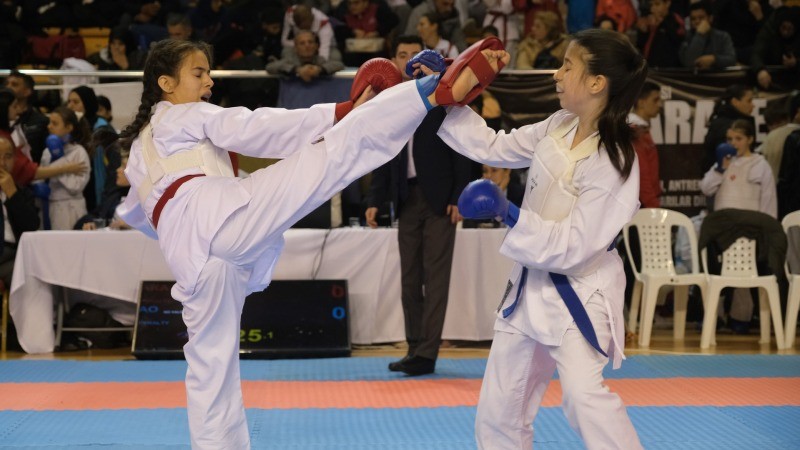 Sporun Başkenti Kocaeli’nde Karate Müsabakaları nefes kesti
