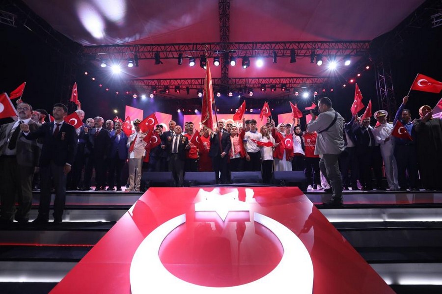 Temmuz’dan Sonsuza: Darbeye, darbecilere geçit yok