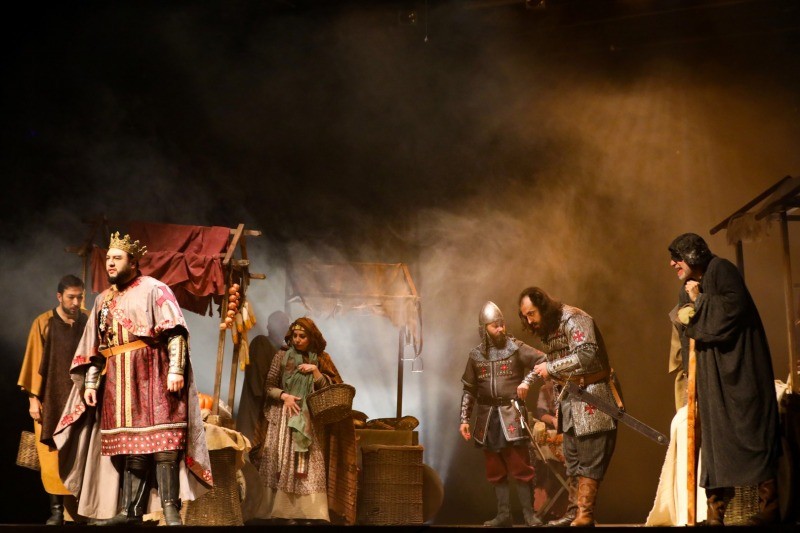 Kocaeli Şehir Tiyatrosundan Kılıçarslan özel gösterimi; TİYATRODA ENGEL YOK!
