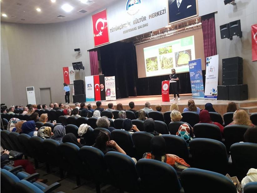 Emniyet Ekipleri Gölcük’lü Annelere eğitim vermeye devam ediyor EN İYİ NARKOTİK POLİSİ ANNE