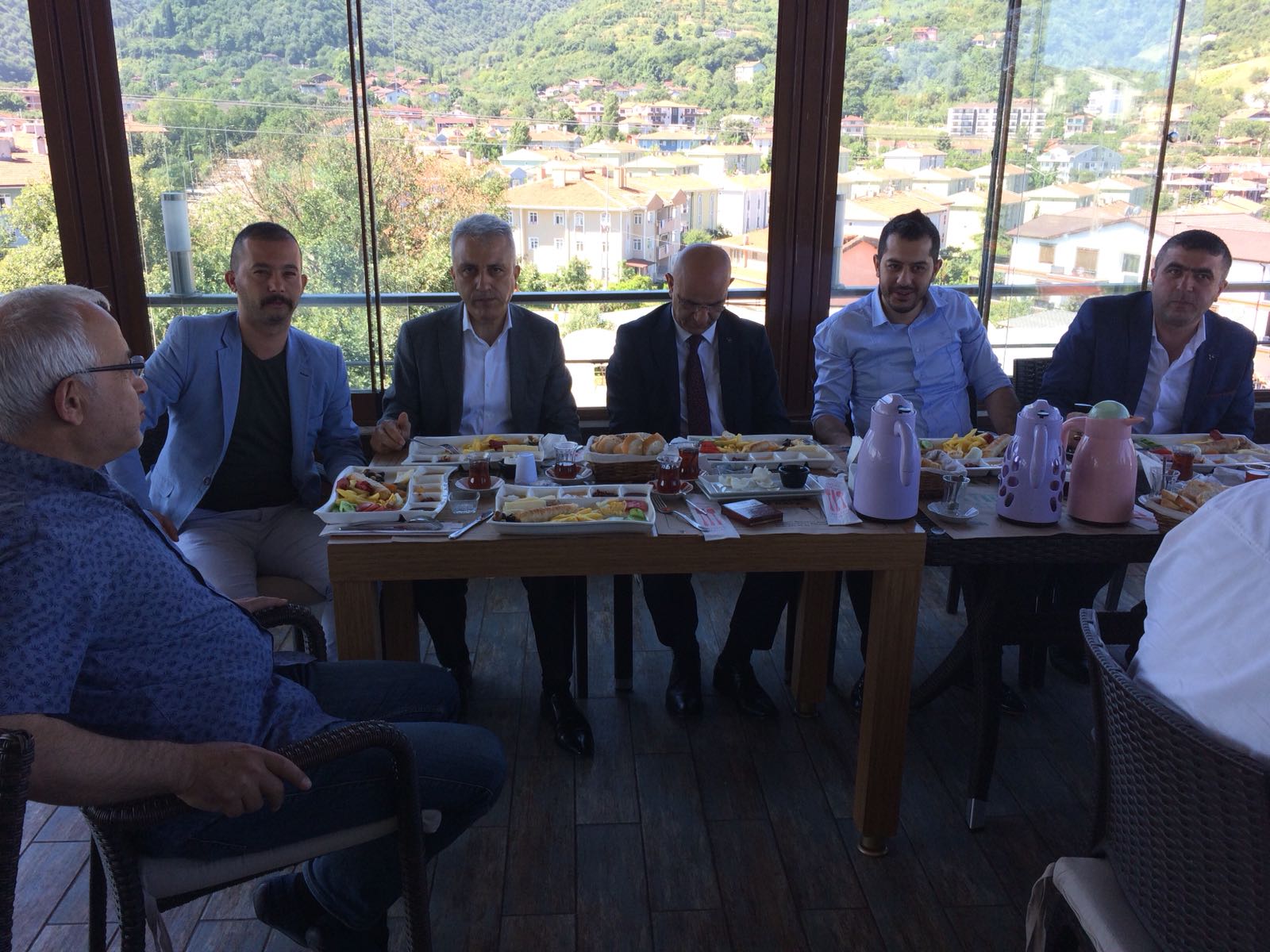 MHP 27. Dönem milletvekili adayı İbrahim İnanç Çakıroğlu’ndan basın mensuplarına teşekkür kahvaltısı