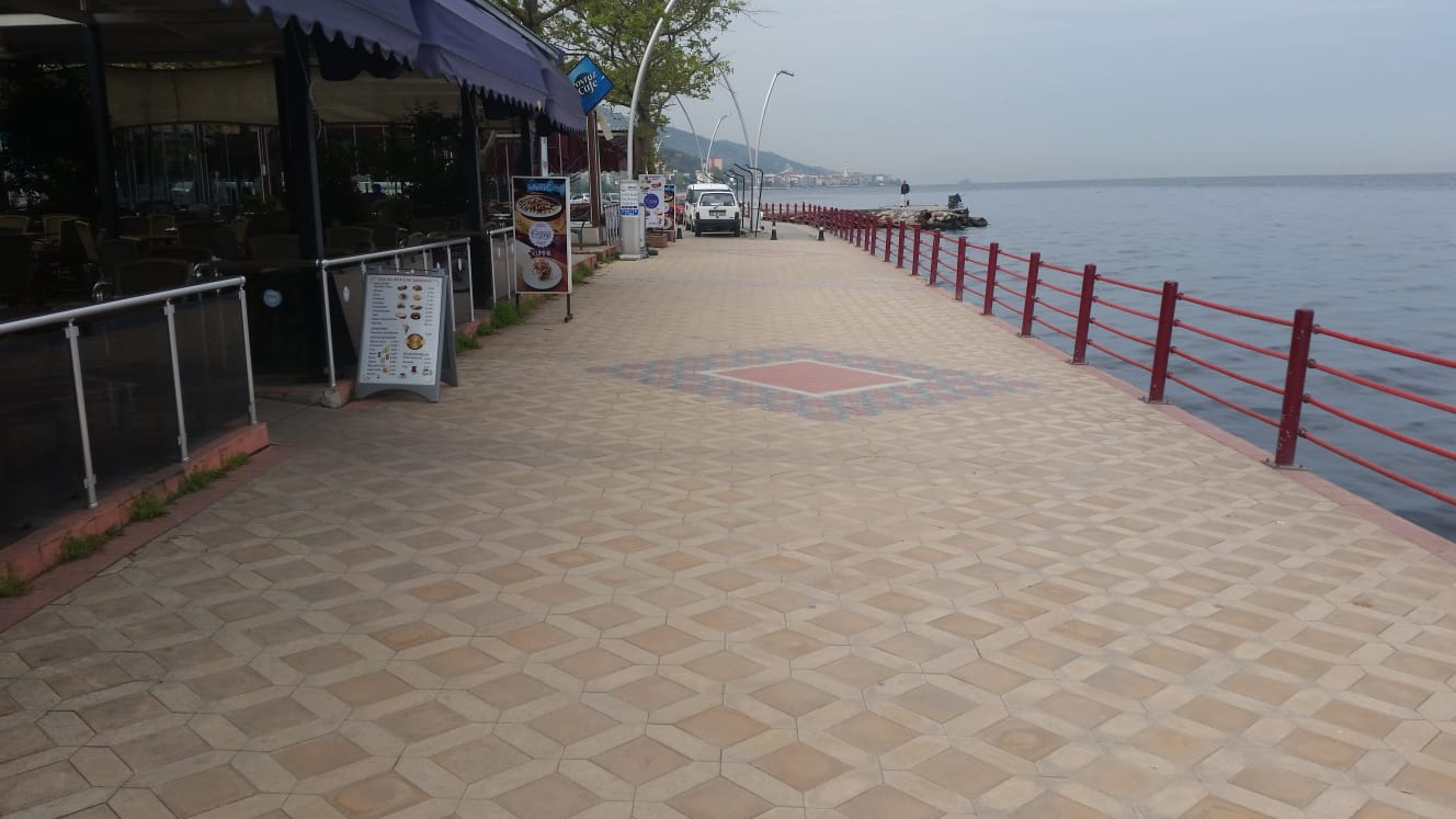 Havalar bir türlü ısınmayınca Değirmendere Sahili sessiz kaldı