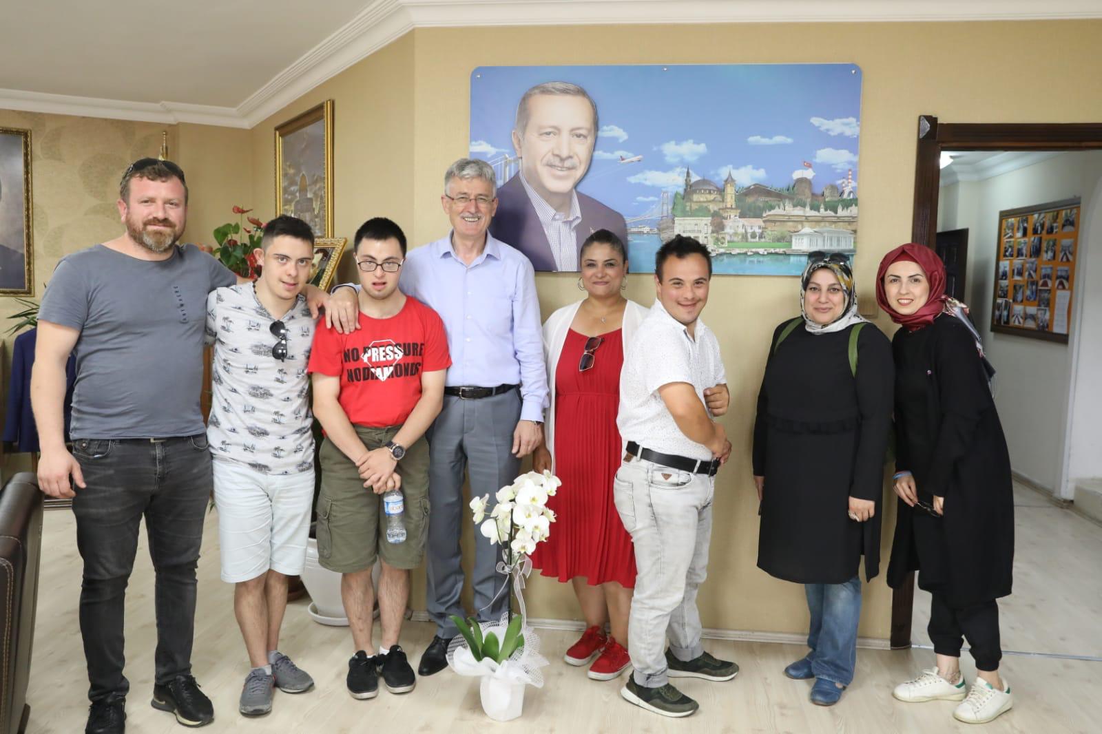 Down Sendromlulardan Başkan Ellibeş’e hayırlı olsun ziyareti