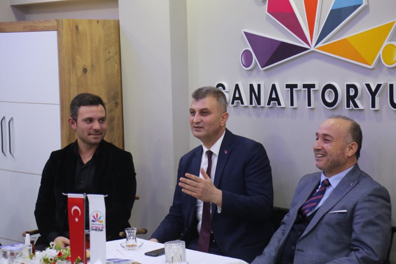 Başkan Sezer Sanattoryum Sanat Derneği ‘nin Söyleşisi’ne katıldı