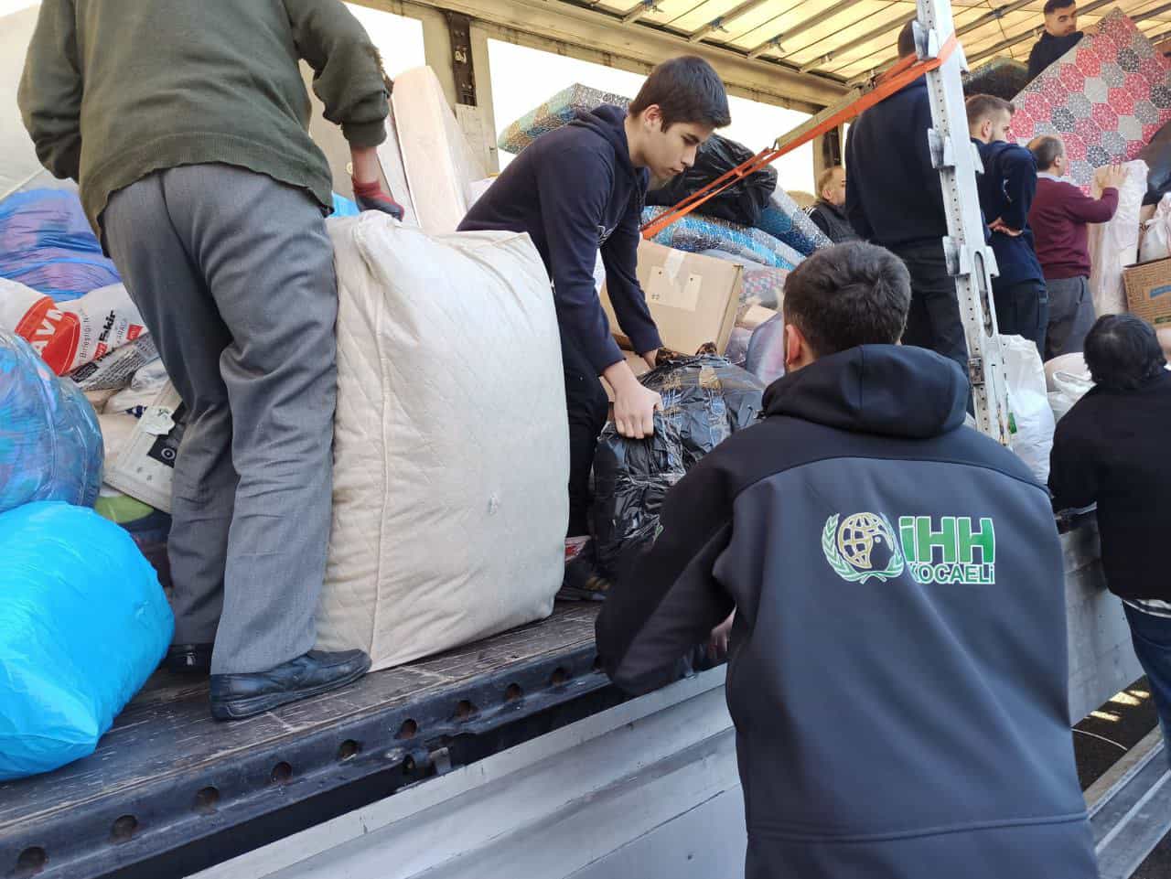 “Kış Geldi Yalnız Bırakma” Kampanyası İlk Tırını Uğurladı