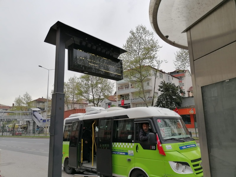 Duraklara bilgi panosu eklendi
