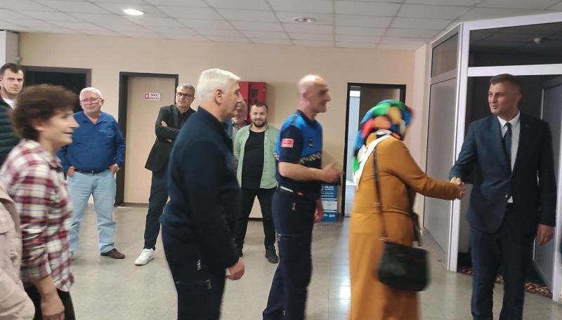 BAŞKAN SEZER, BELEDİYE PERSONELİ İLE BAYRAMLAŞTI