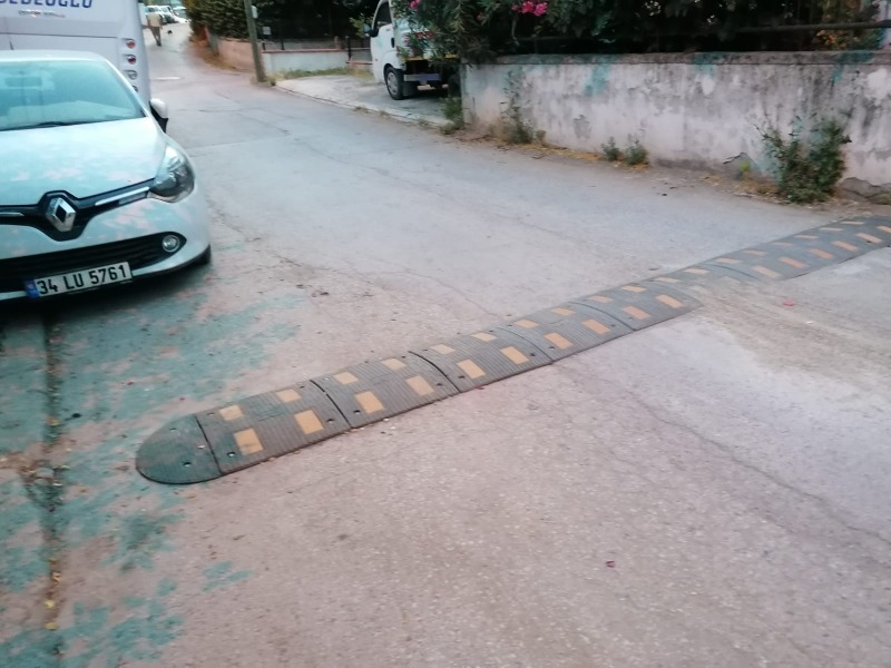 Değirmendere Vatan Caddesi’ne yeni hız kesiciler eklendi