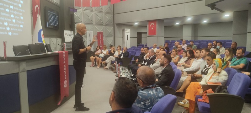 ‘Emlak Danışmanının 365 Günü’ Eğitimine yoğun katılım GÖLCÜKLÜ EMLAK DANIŞMANLARI DA YERİNİ ALDI