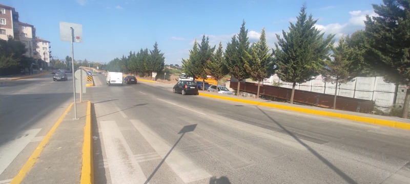 İpekyolu Bulvarı üzerinde bulunan yaya ve kasis çizgileri boyanmalı