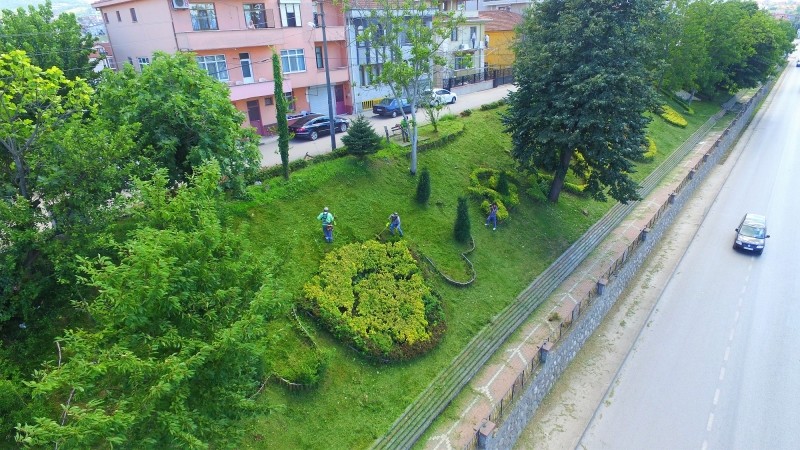 YEŞİL ALANLAR BAKIMLI VE TEMİZ