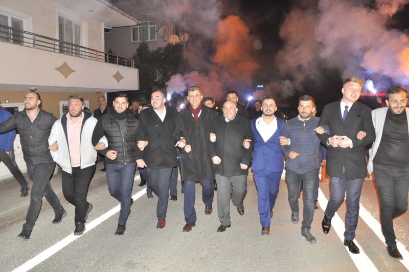 Yazlık, Sezer için ayağa kalktı