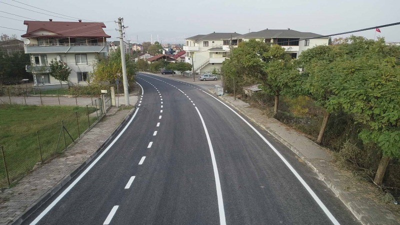 Başiskele Atatürk ve Çınar Caddelerine yol çizgisi