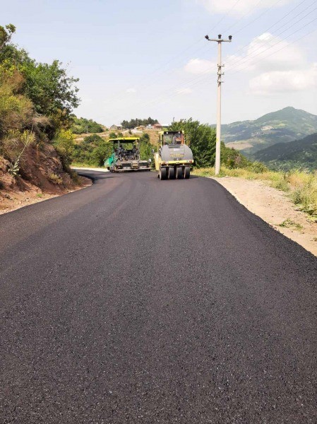 Yuvacık Hacıhaliller Köy yolu asfaltlanıyor