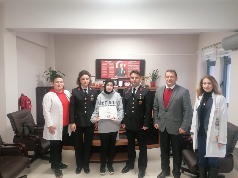 “Cumhuriyet, Güvenlik ve Jandarma” temalı Resim Yarışmasında GÖLCÜK’TEN İPEK BURCU ÜNAL KOCAELİ İL BİRİNCİSİ OLDU