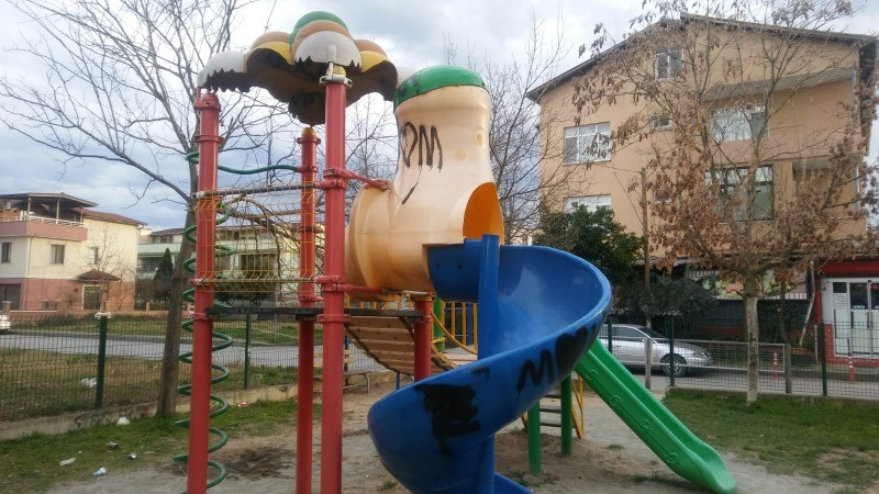 İnönü Caddesi’ndeki parka bakım yapılması isteniyor